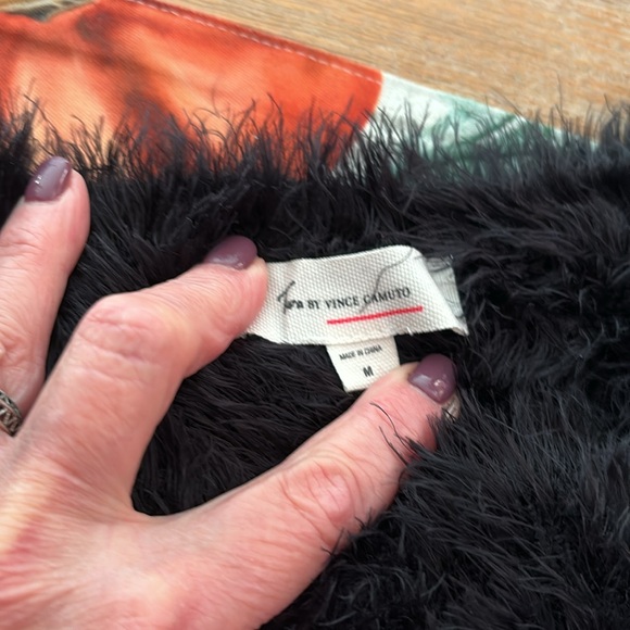 Beautiful sweater Two by Vince Camuto - Picture 2 of 6